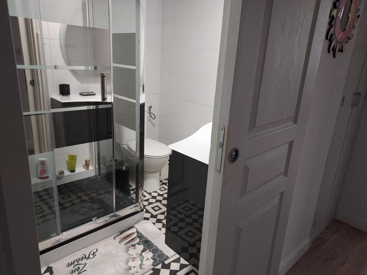 Rez-De-Chaussee Privatif Spacieux 3* D'Une Villa Centre Ville Hyères Екстериор снимка