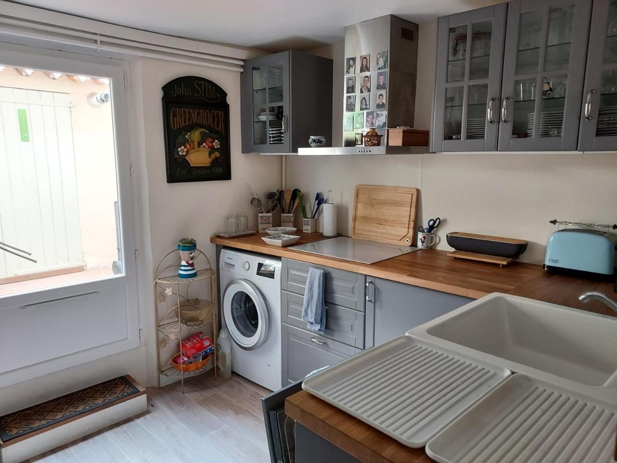 Rez-De-Chaussee Privatif Spacieux 3* D'Une Villa Centre Ville Hyères Екстериор снимка