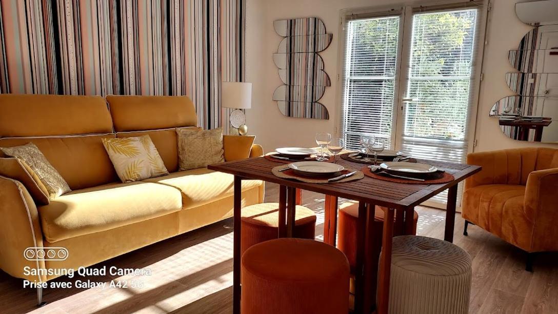 Rez-De-Chaussee Privatif Spacieux 3* D'Une Villa Centre Ville Hyères Екстериор снимка